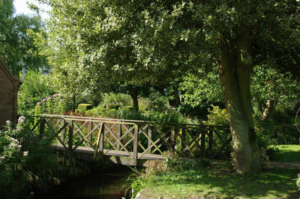 Sculthorpe Mill Hotel Fakenham Buitenkant foto