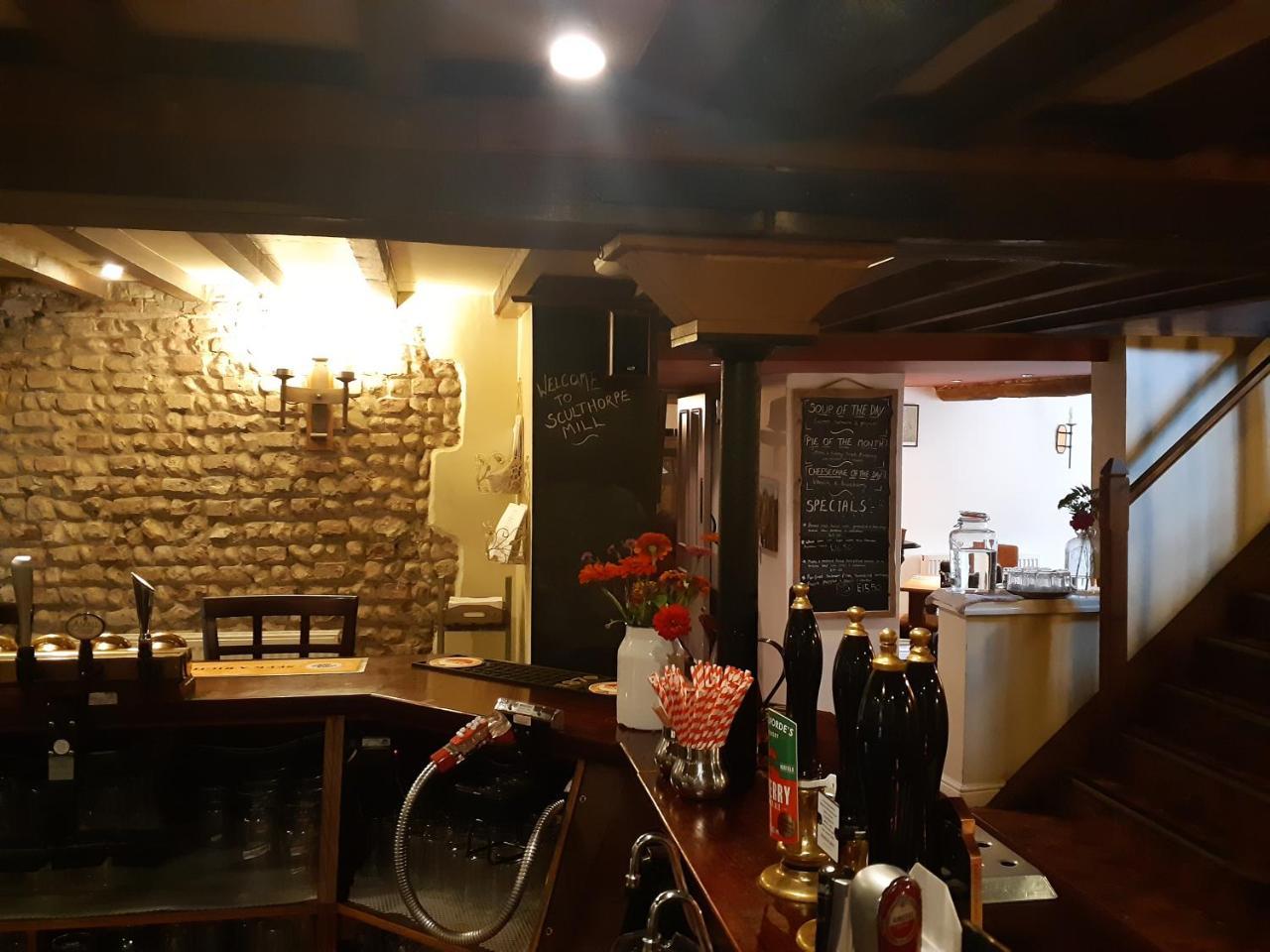 Sculthorpe Mill Hotel Fakenham Buitenkant foto